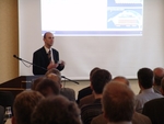 Vor den Toren Hamburgs? Magdeburg k�nnte nach Dr.-Ing. Jan Ninnemann (Uniconsult) durchaus Standort f�r ausgelagerte Dienstleitungen der Hanseaten werden